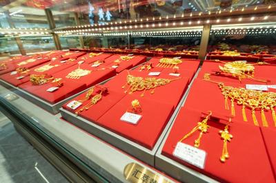 “水贝模式”落地山城 重庆黄金珠宝城开启批发+零售新纪元